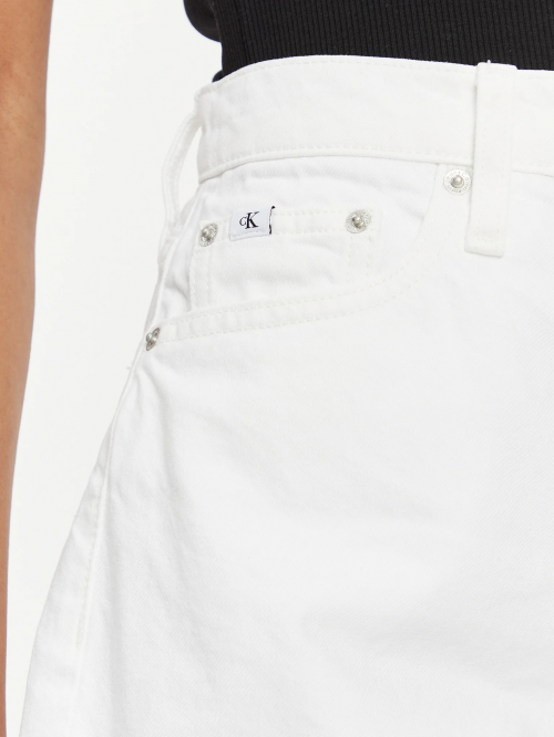 CALVIN KLEIN JEANS MOM SHORT - ΒΕΡΜΟΥΔΕΣ & ΣΟΡΤΣ στο kalimeratzis.com 